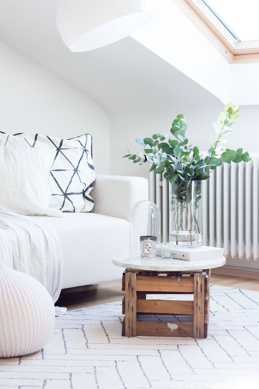 Interior | Finarte Teppich Aitta White für das Wohnzimmer | www.scandiinspiration.com