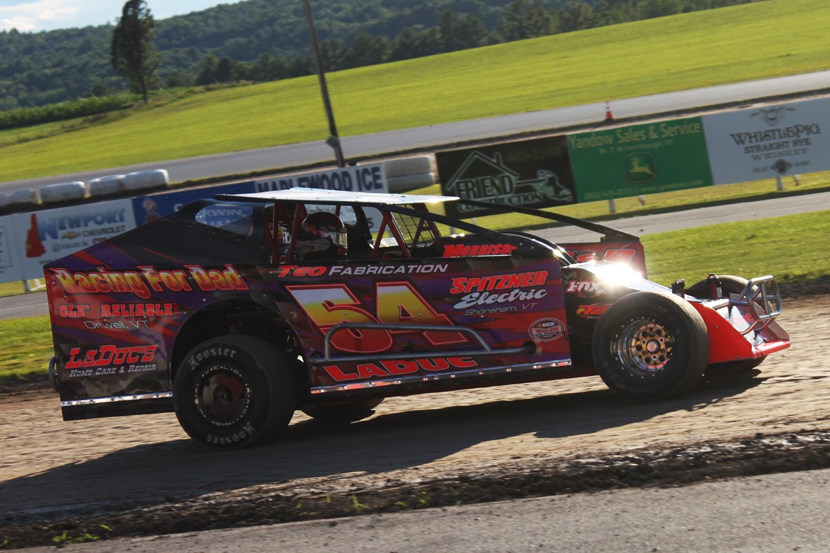 Oval Racing Stock car style in Québec, Ontario and New England States ...
