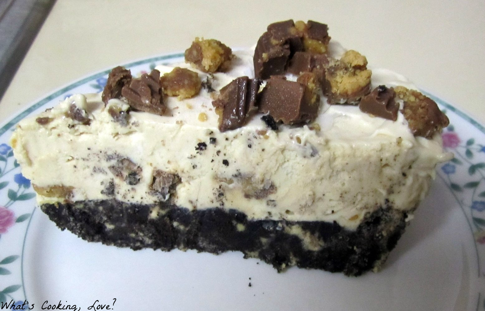 Frozen Reese's Peanut Butter Pie / Your Perfect Dessert Reese's Peanut