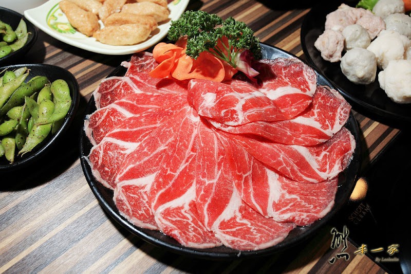 勾勾鍋鴛鴦火鍋|台南府前路小吃美食葷食素食餐廳|千頌伊買千送一百|麻辣鴛鴦火鍋