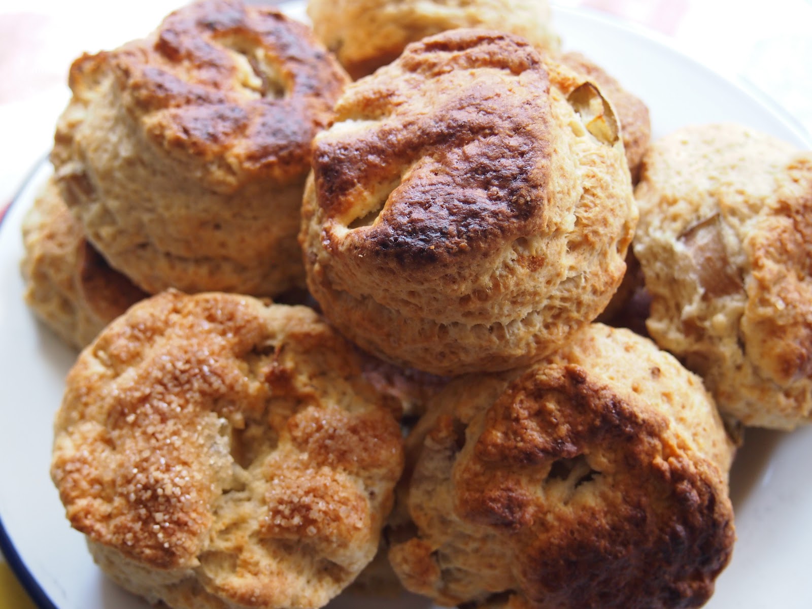 21st century urban housewife: Pear and Walnut Scones