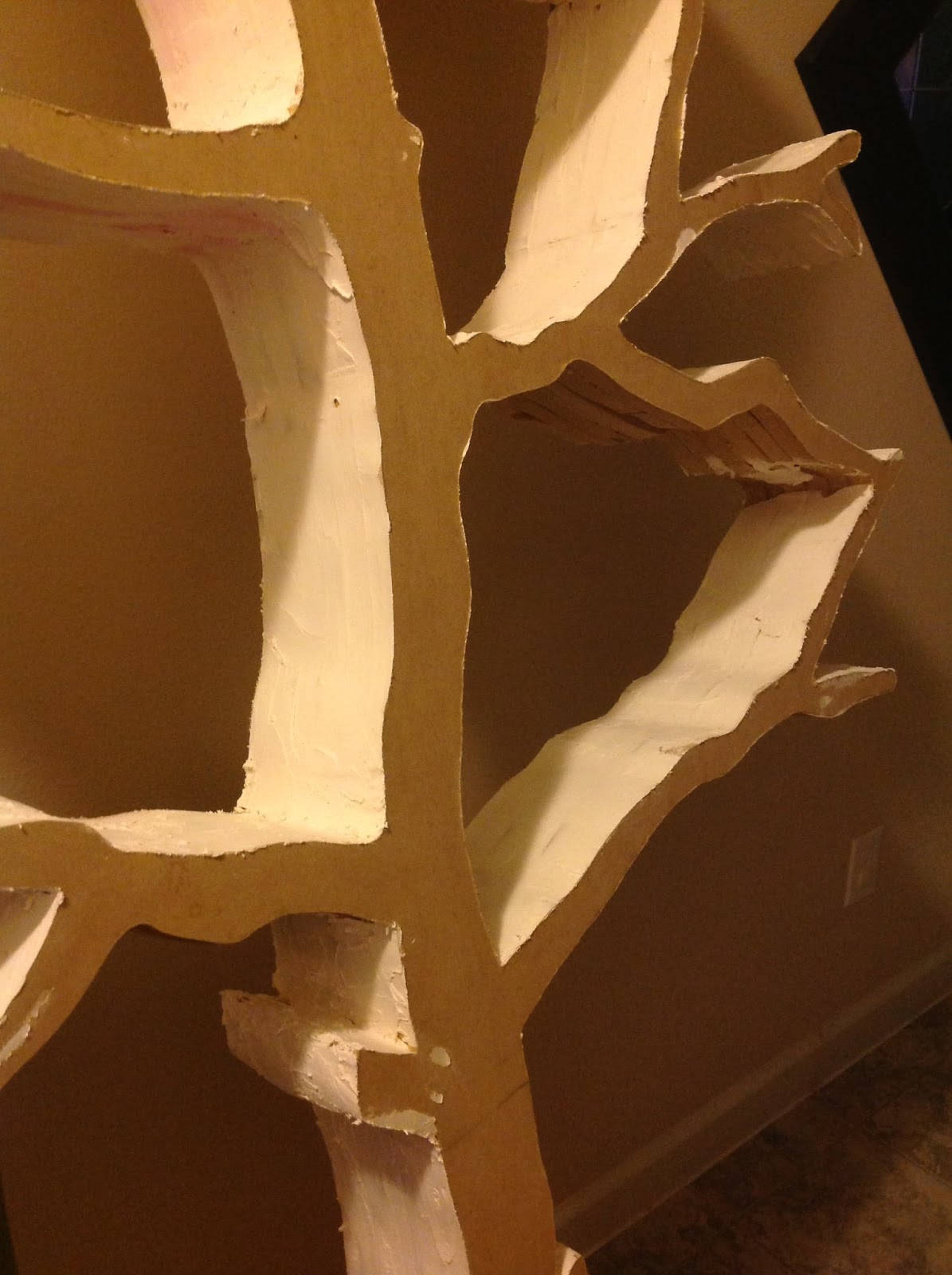 walls-under-construction-diy-tree-bookshelf