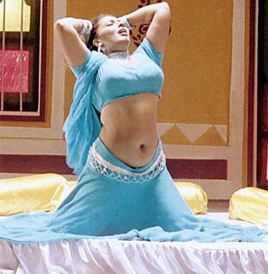 Desi X Rare Rape - Actress Rare Hot Boob Press Navel Kiss Rape Smooch Sunny Leone ...
