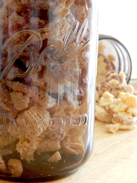 White Chocolate Cappuccino Party Mix + Ball Brand Giveaway...the party mix for the holidays! (sweetandsavoryfood.com)