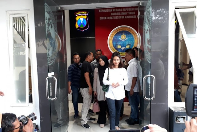 Dibeberkan Polda Jatim, Ini 21 Inisial Nama Artis yang Diduga Terlibat Prostitusi Online Dibeberkan Polda Jatim, Ini 21 Inisial Nama Artis yang Diduga Terlibat Prostitusi Online