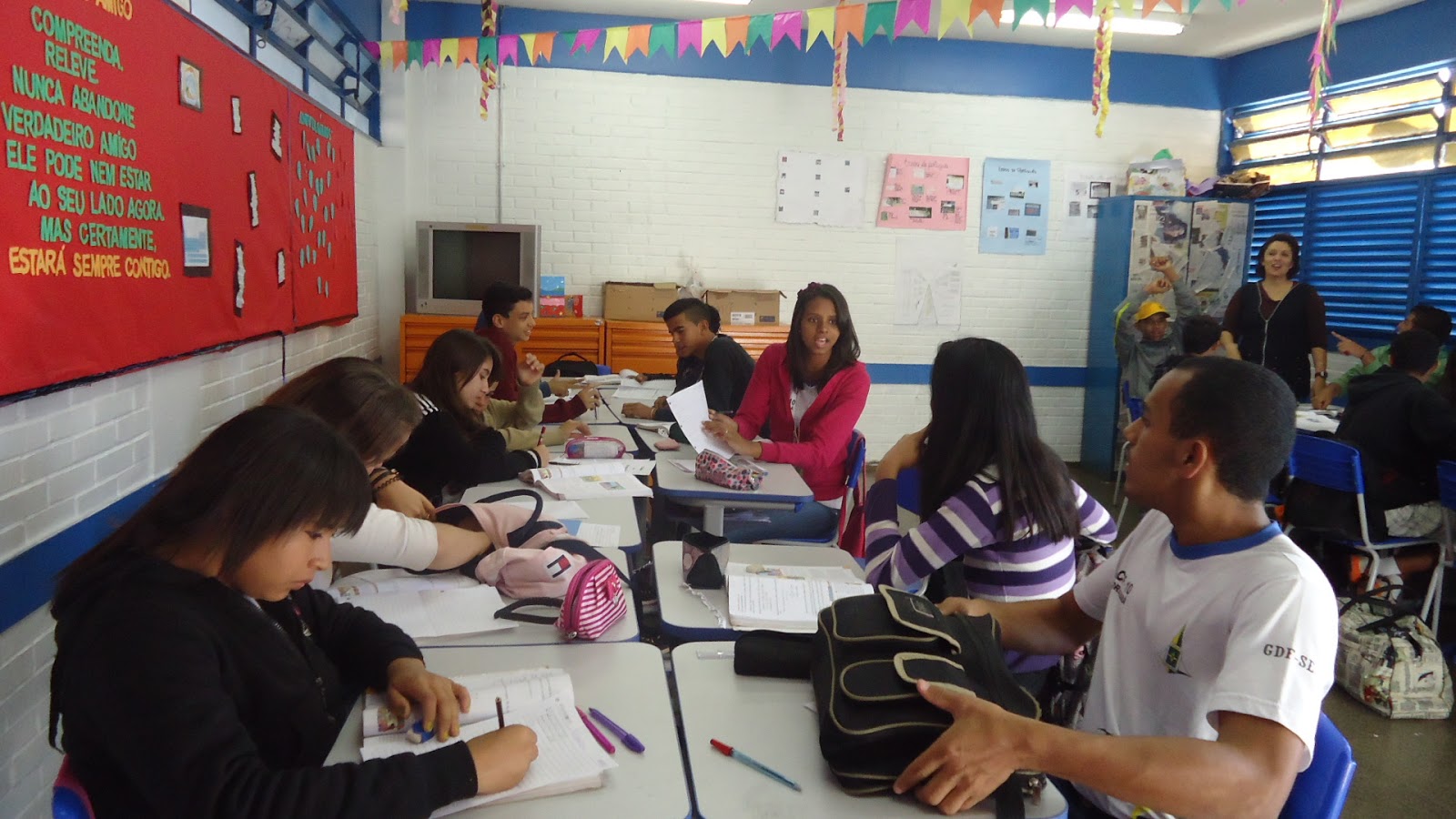 Blog do Guara: Tudo acontece em uma sala de aula.