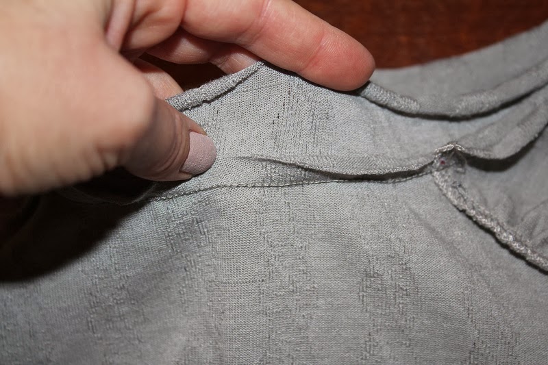 обрезанные джинсы. джинсы потертые снизу. как сделать необработанный край. потертости дизайнерские на джинсах. как сделать необработанный край.