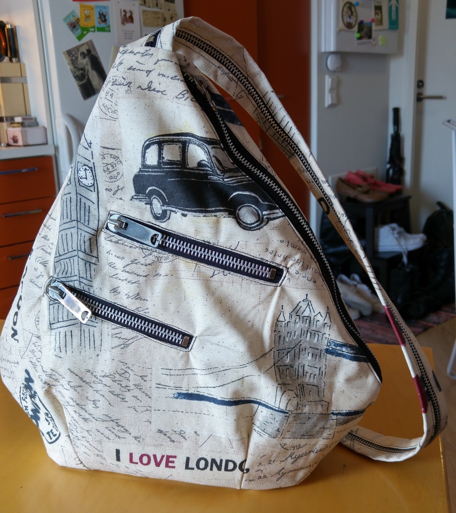 Sew Scoundrel: Tutorial: DIY backpack / sling bag with lining and pockets