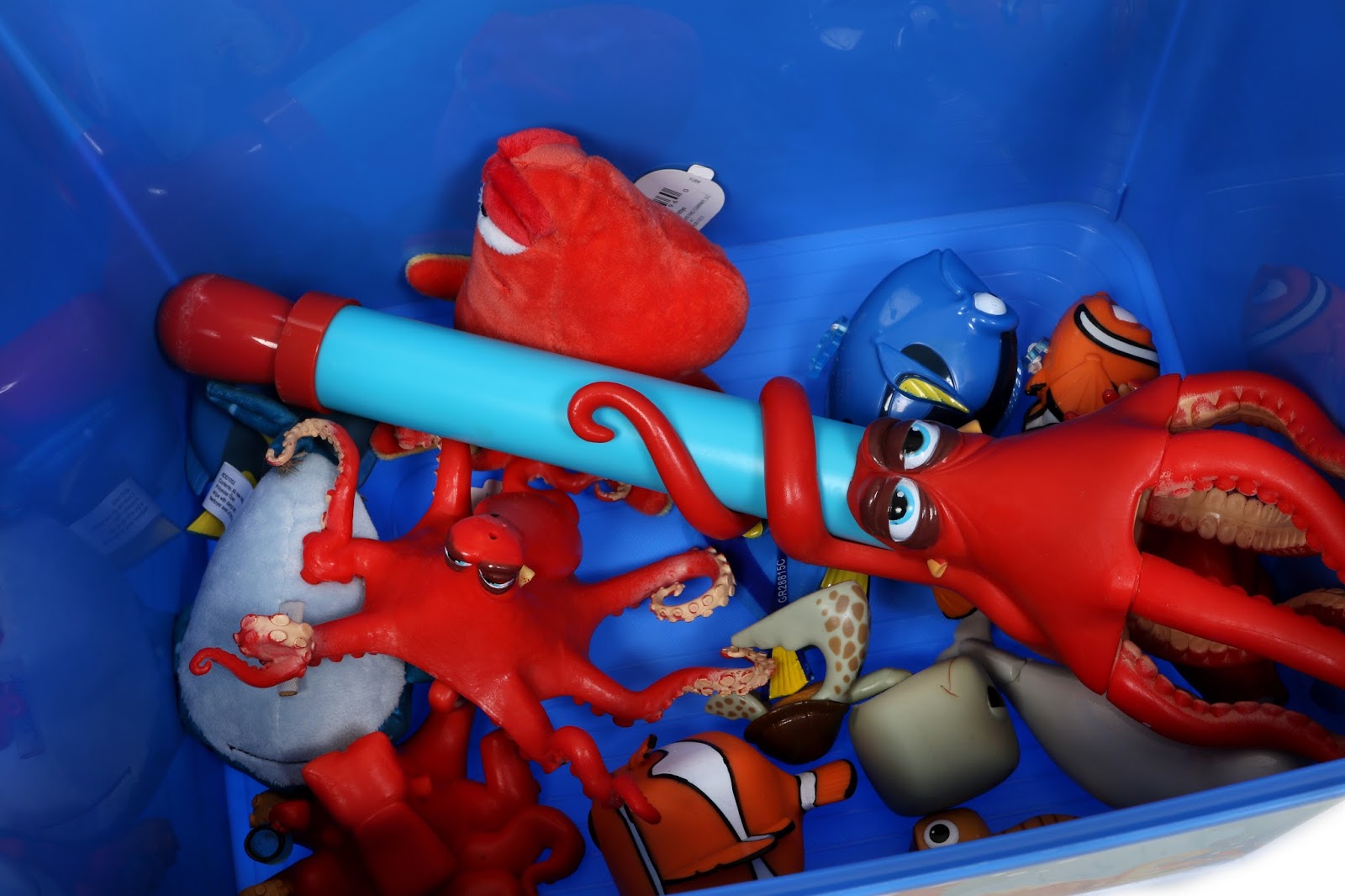 Dan the Pixar Fan Finding Dory Plastic Storage Bin