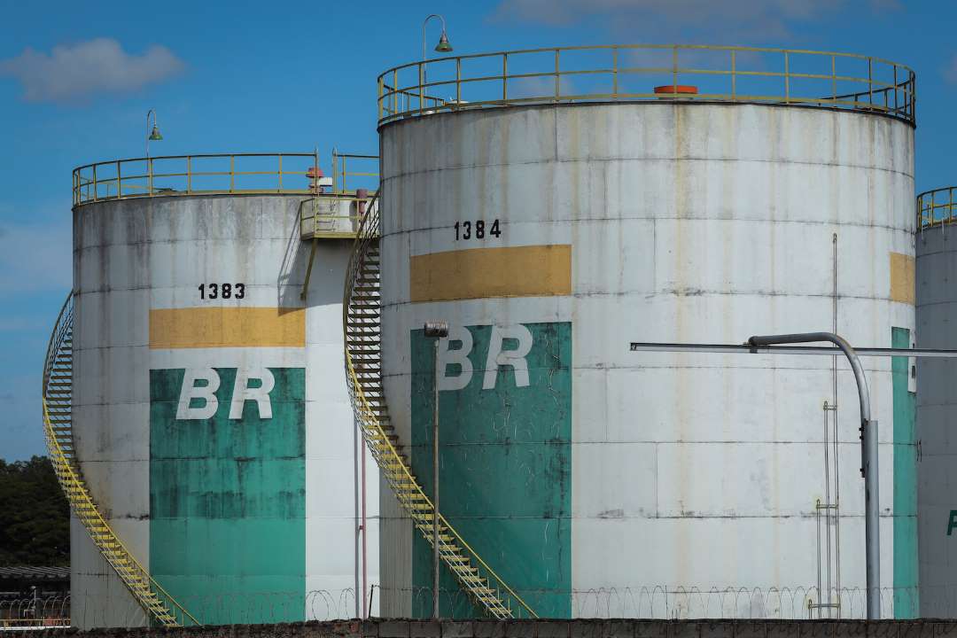 Fim do subsídio: Petrobras anuncia reajuste de 2,5% no preço do diesel