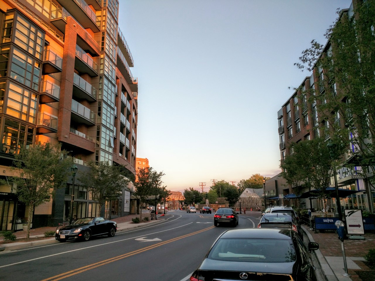 Robert Dyer Bethesda Row Outdoor dining vs. pedestrians in downtown