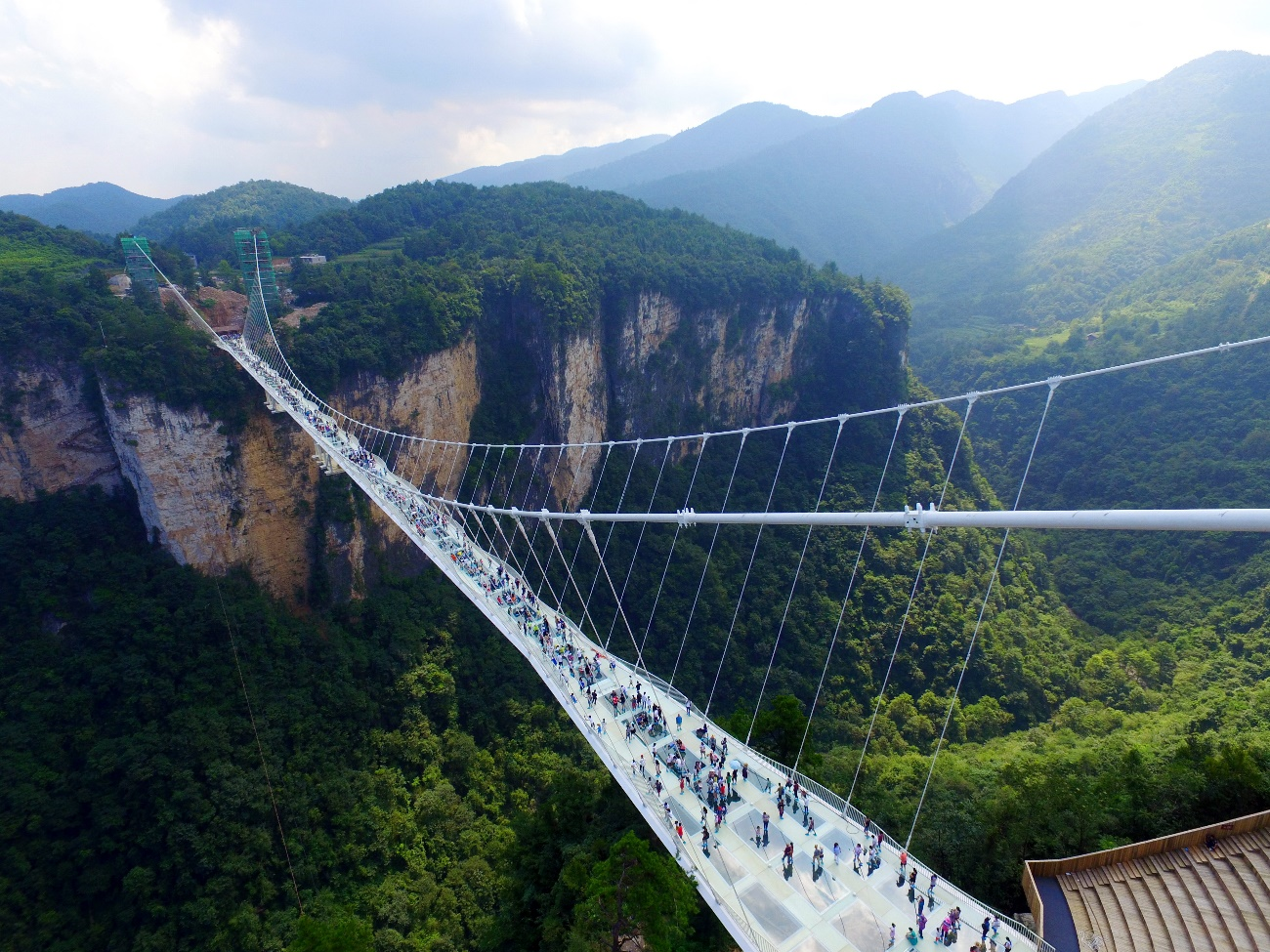 Conheça a Ponte de Zhangjiajie, a