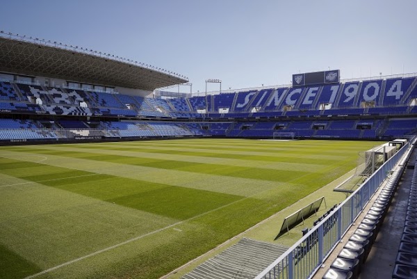 Málaga, el césped ya luce a pocos días de partido