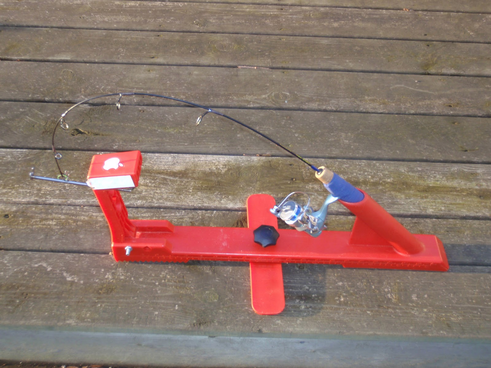 Bass Junkies Fishing Addiction The Jaw Jacker Vs. The Automatic Fisherman