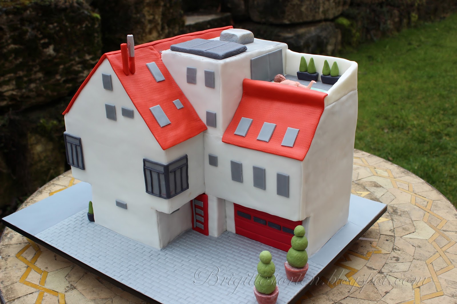 Brigittes Tortendesign: Traum-Haus Torte zum Geburtstag Brigittes Tortendesign: Traum-Haus Torte zum Geburtstag