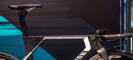 La CANYON SPEEDMAX CF SLX ya compite en el Giro