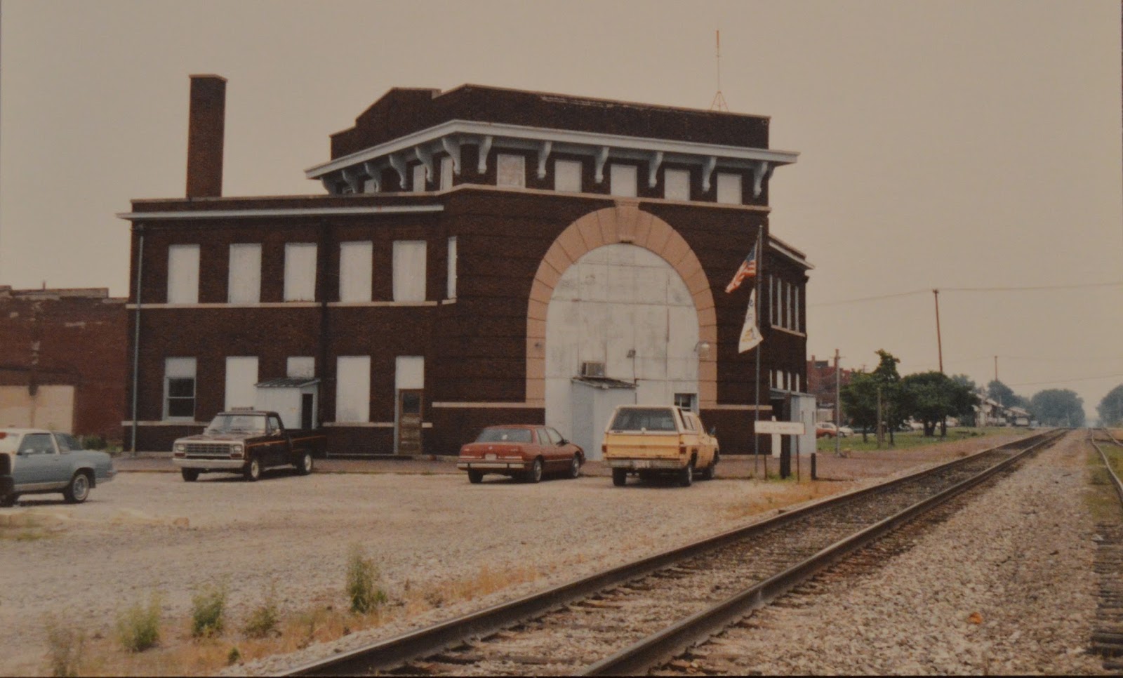 Towns and Nature Flora, IL CSX/B&O & Aban/PARY/B&O 1917 Depot and