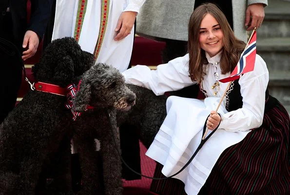 Crown Prince Haakon,  Crown Princess Mette-Marit, Princess Ingrid Alexandra, Prince Sverre Magnus, Queen Sonja