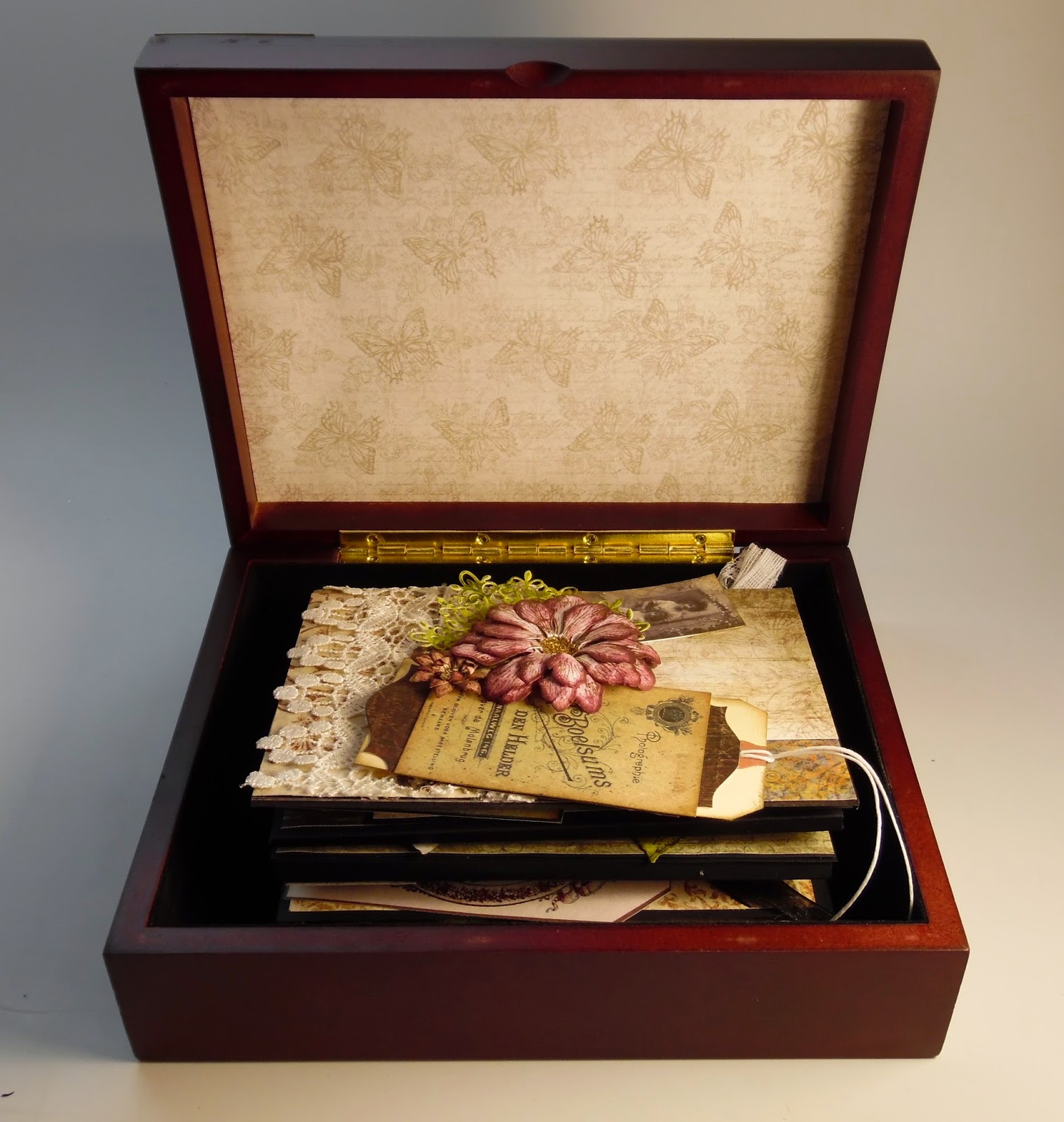 Designs by Shellie DELUXE KEEPSAKE BOX WITH MINI ALBUM HEARTFELT