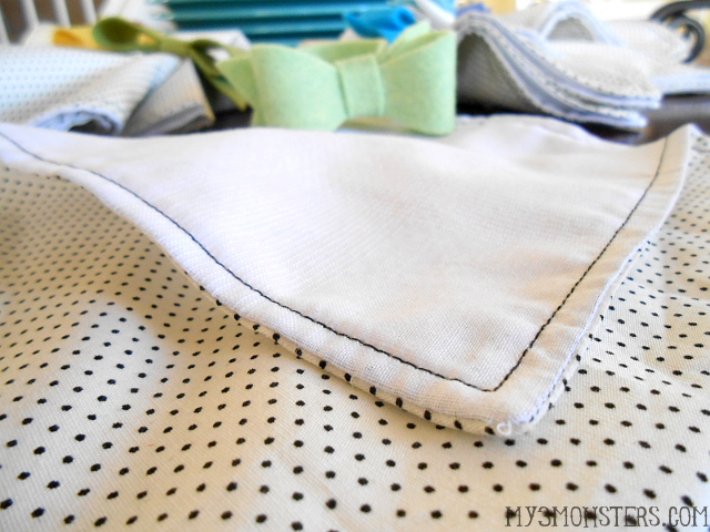 Easy DIY Cloth Napkins and Felt Bow Napkin Rings at /