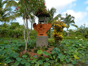 Balinese Shrine Lea Asian Garden Naples Botanical Garden by garden muses-a Toronto gardening blog