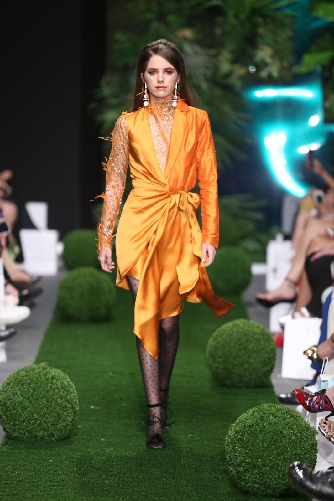 Dominicana Moda Day IV: Sequins Skirt + White Shirt | Anyelina Guzman