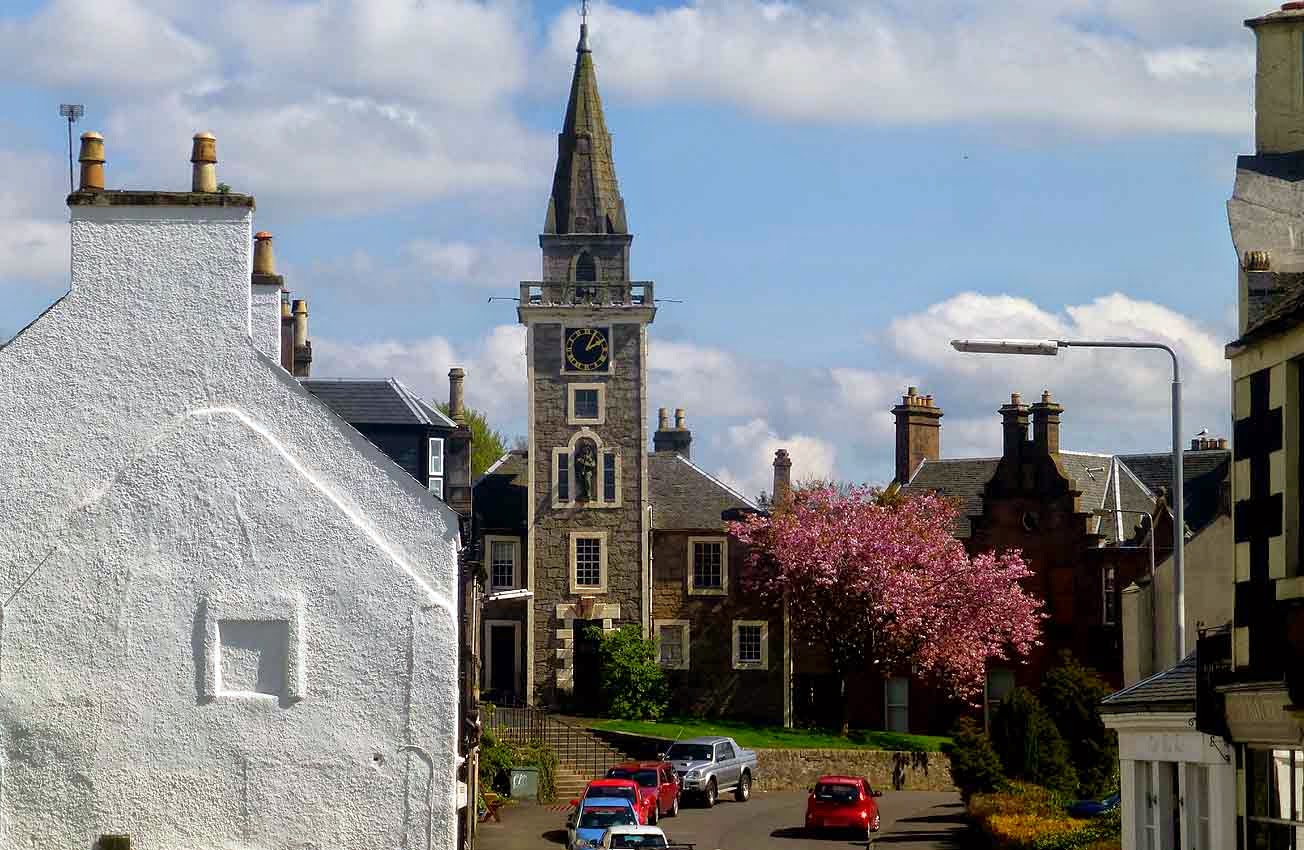 Alex and Bob`s Blue Sky Scotland Renfrewshire Ridges. Kilbarchan. The