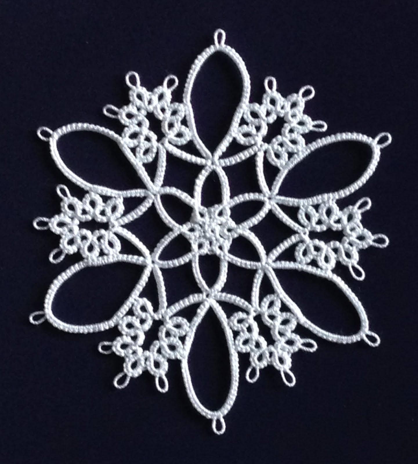 workbasket-magazine-tatting-patterns-two-color-coaster-tatting