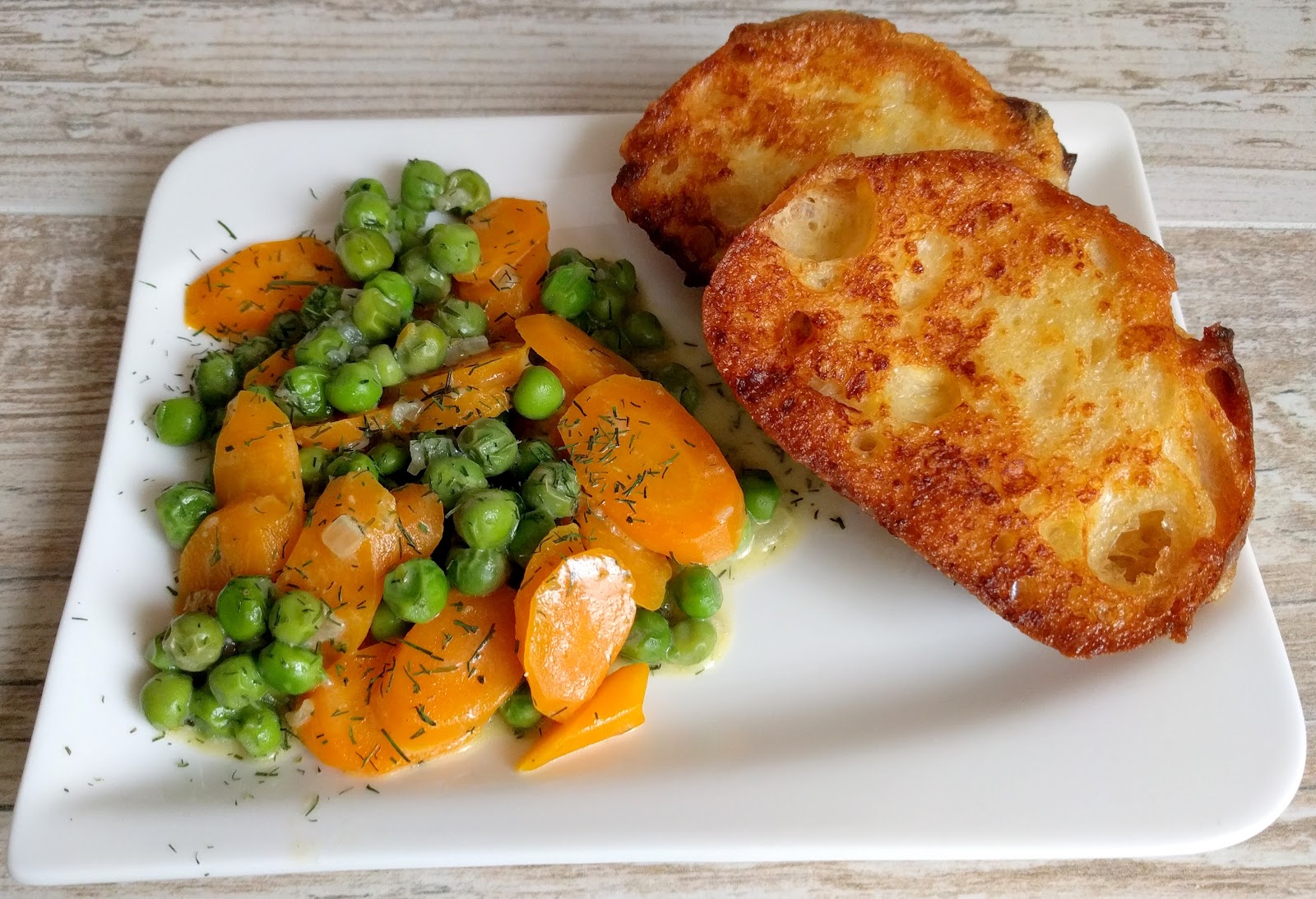 - Erbsen und Möhren Gemüse - Erbsen und Möhren Gemüse