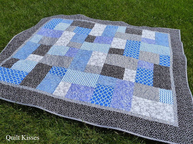 Quilt Kisses: Finishing my Niece's Third Quilt