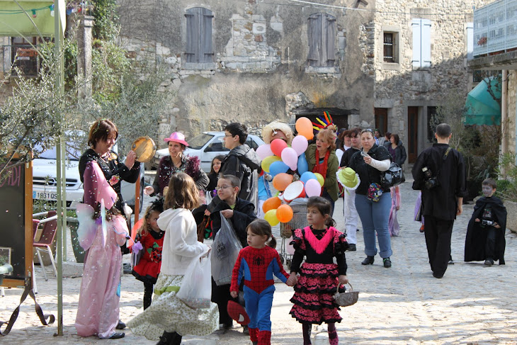 CARNAVAL DES PETITS AIGUEZOIS MARS 2011