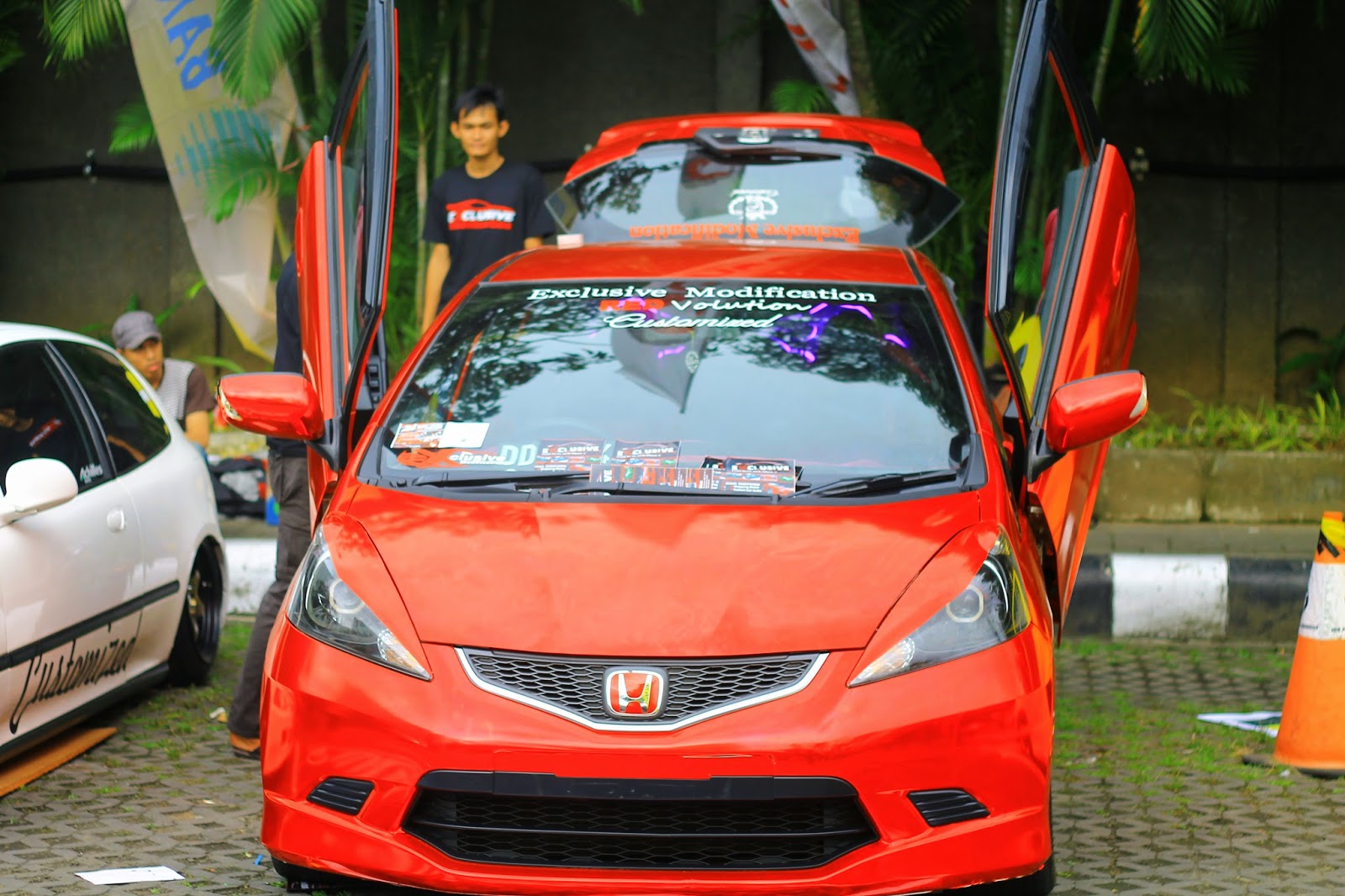 Sticker Chrome Pertama Di Makassar Exclusive Modification Car