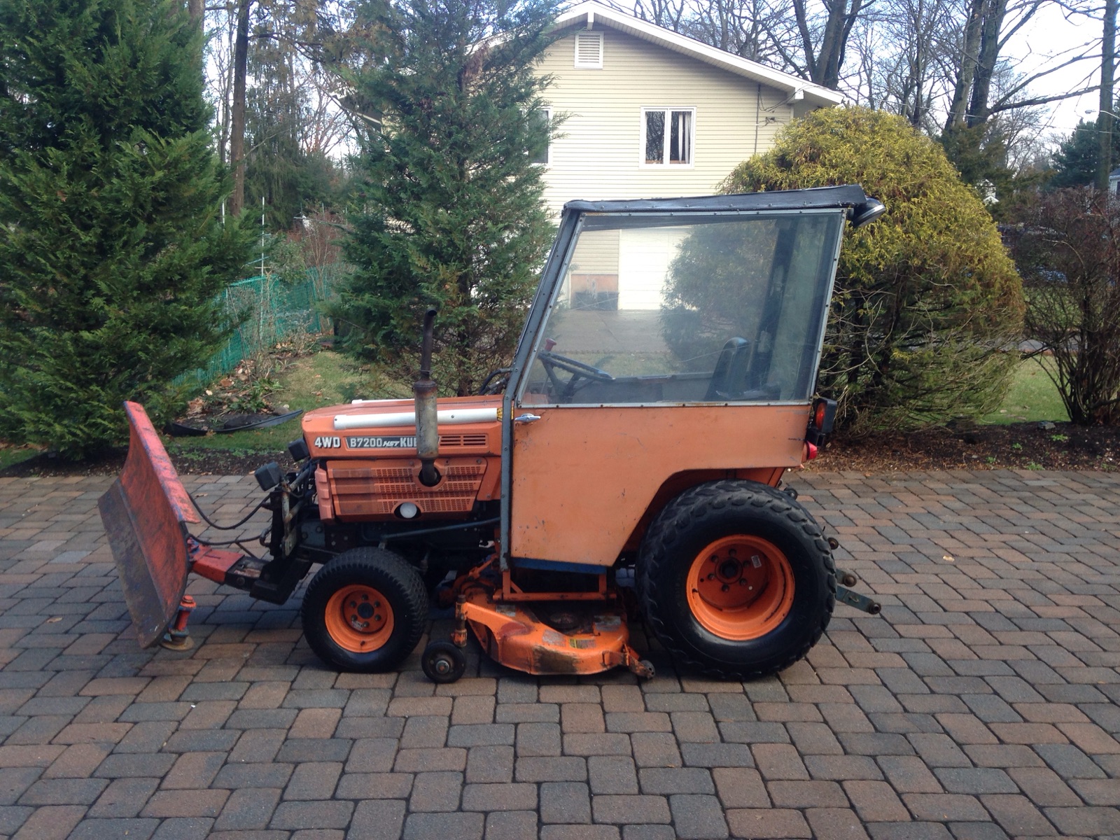 Newsearch Equipment & Salvage Kubota B7200 4 wheel drive 17HP Diesel