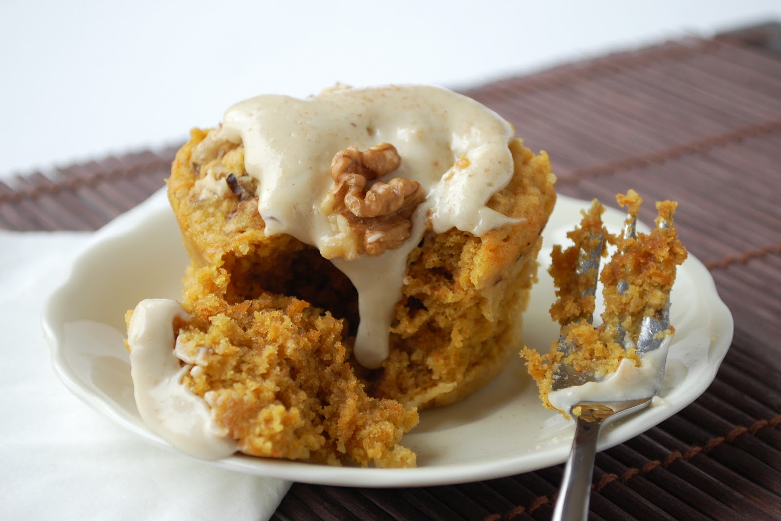 Single serve carrot cake including cake