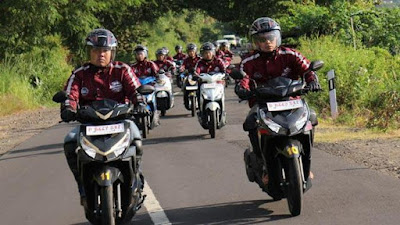 Agar Touring Sepeda Motor Aman-Nyaman