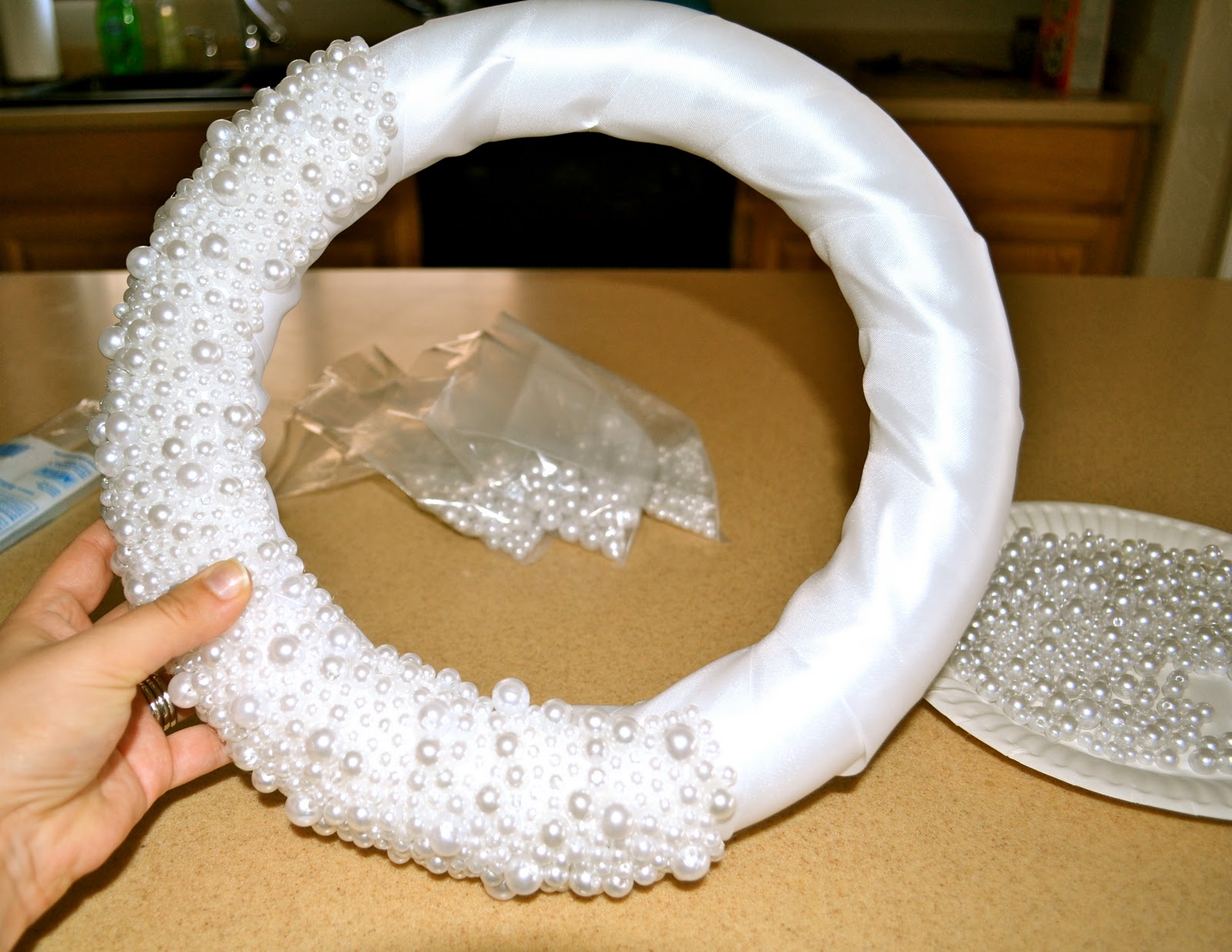 Tutorial Pearl Embellished Wreath Paddington Way.