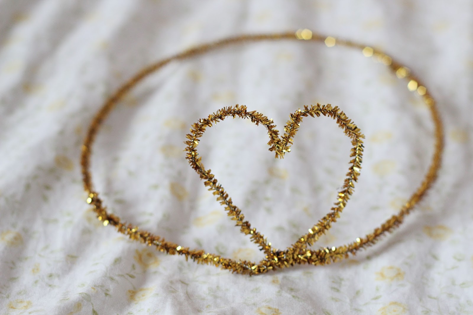 DIY Valentine’s Crowns | Tots 100