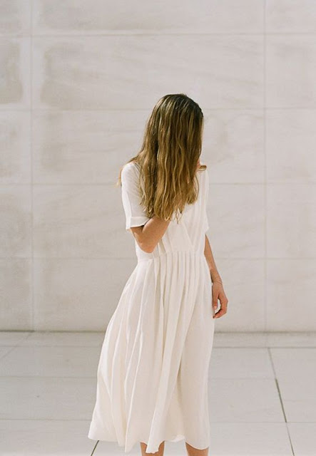 Spring style | Minimalist white dress