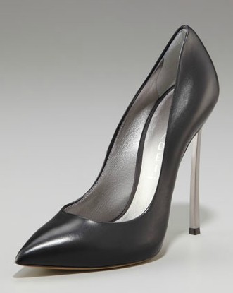 Shoes: Heidi Klum Casual Chic in Casadei Blade Pumps