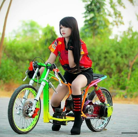Model Cantik Joki Drag Dunia Maya