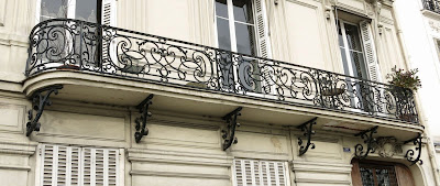 Balcon du 32 quai de Béthune sur l'Ile-Saint-Louis à Paris