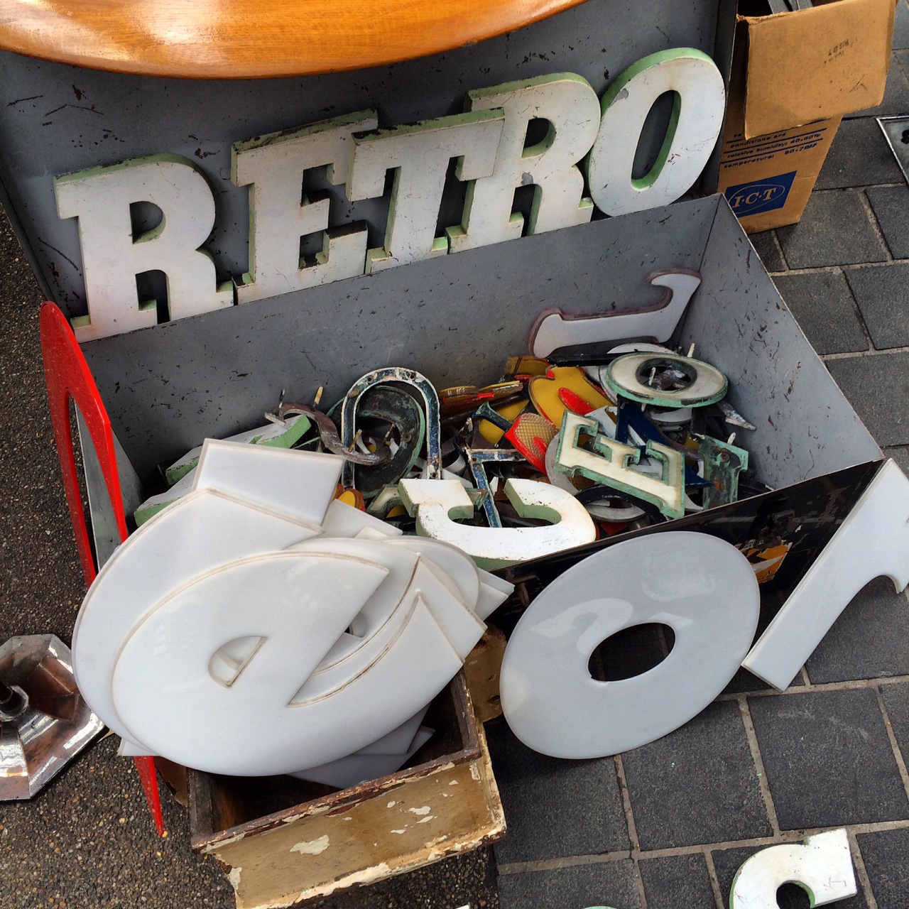 WHITE WALL GALLERY White Wall Gallery i London...