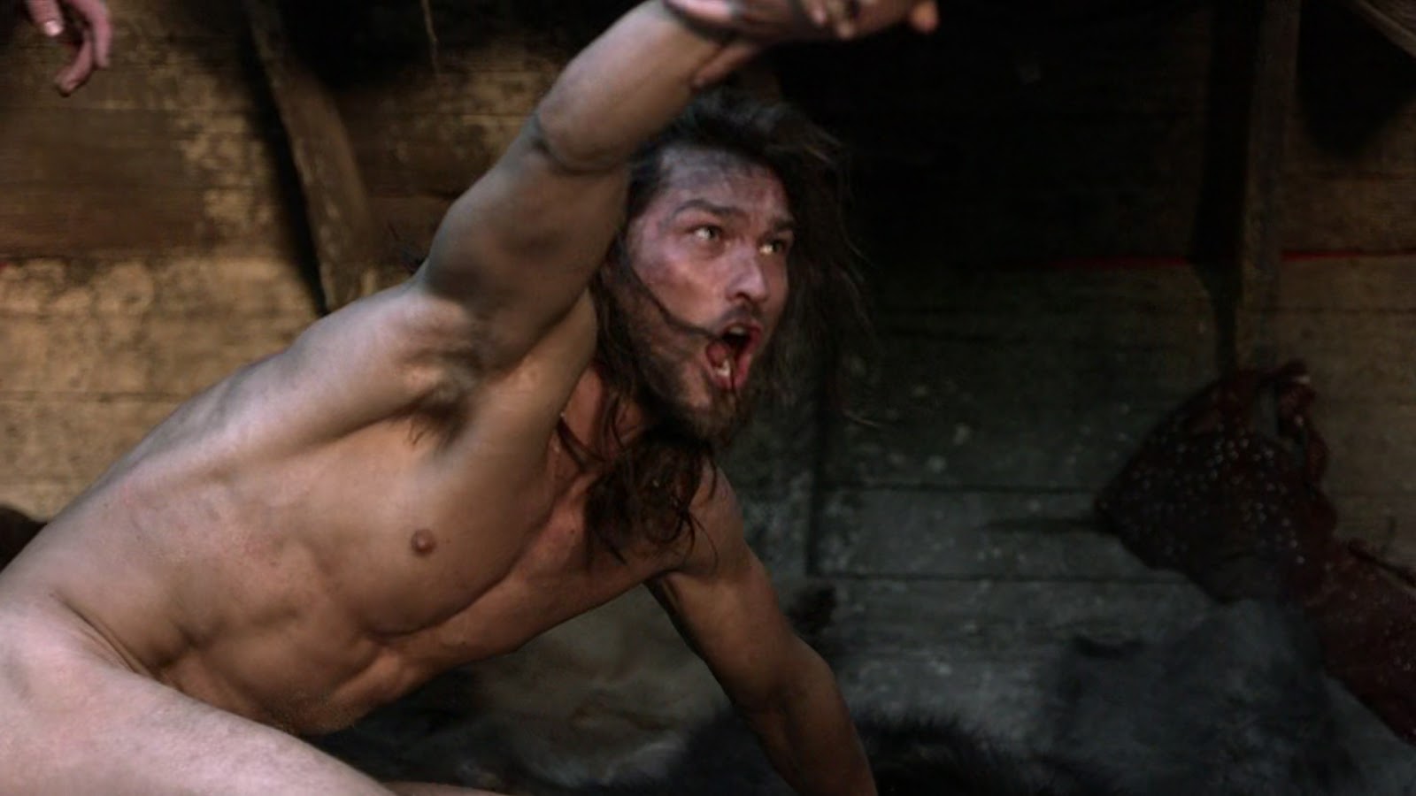 Andy Whitfield nude in Spartacus 1-01 "The Red Serpent" .