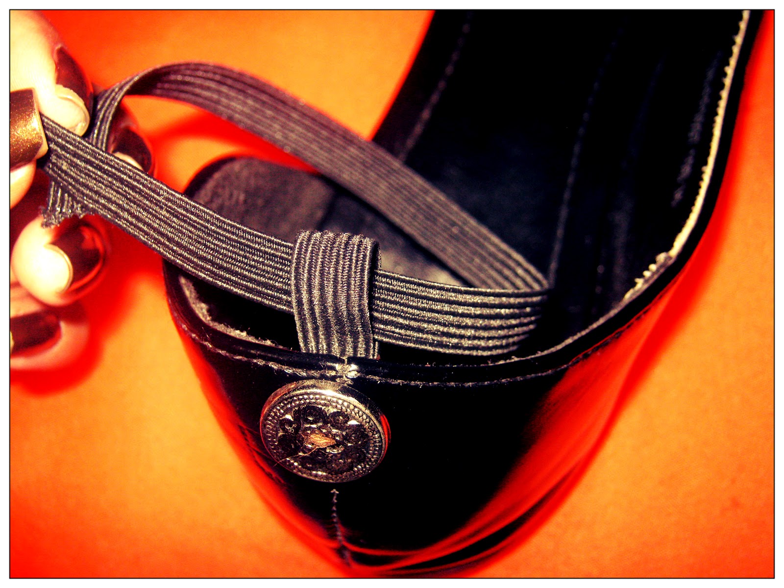 Prettythrifty DIY Shoe Ankle Strap in just 8 simple ways!