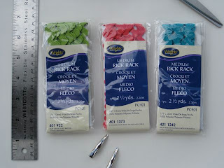 Beau Fleurs: Adventures in Crafting: DIY Rick Rack Fabric Rosettes