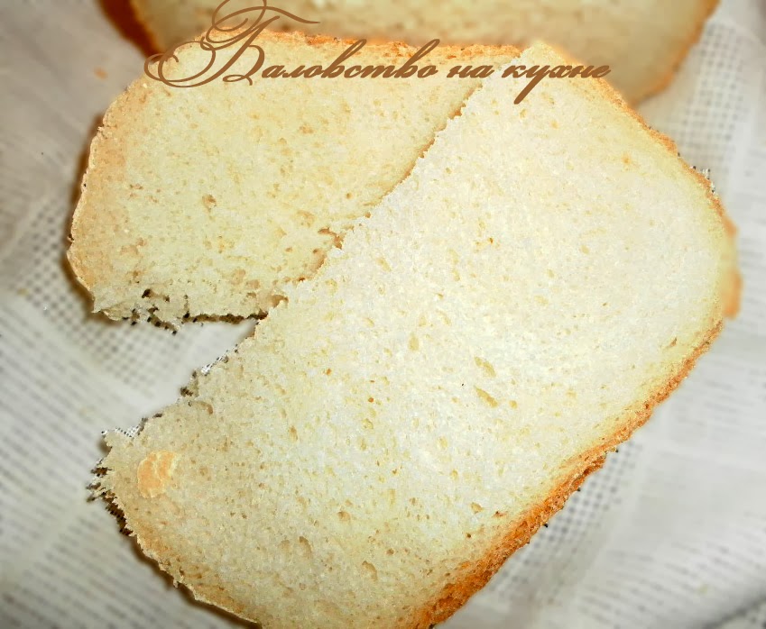 Белый хлеб с молоком рецепт. Хлеб на кислом молоке. Хлеб домашний на молоке. Выпечка на скисшем молоке. Простокваша с хлебом.