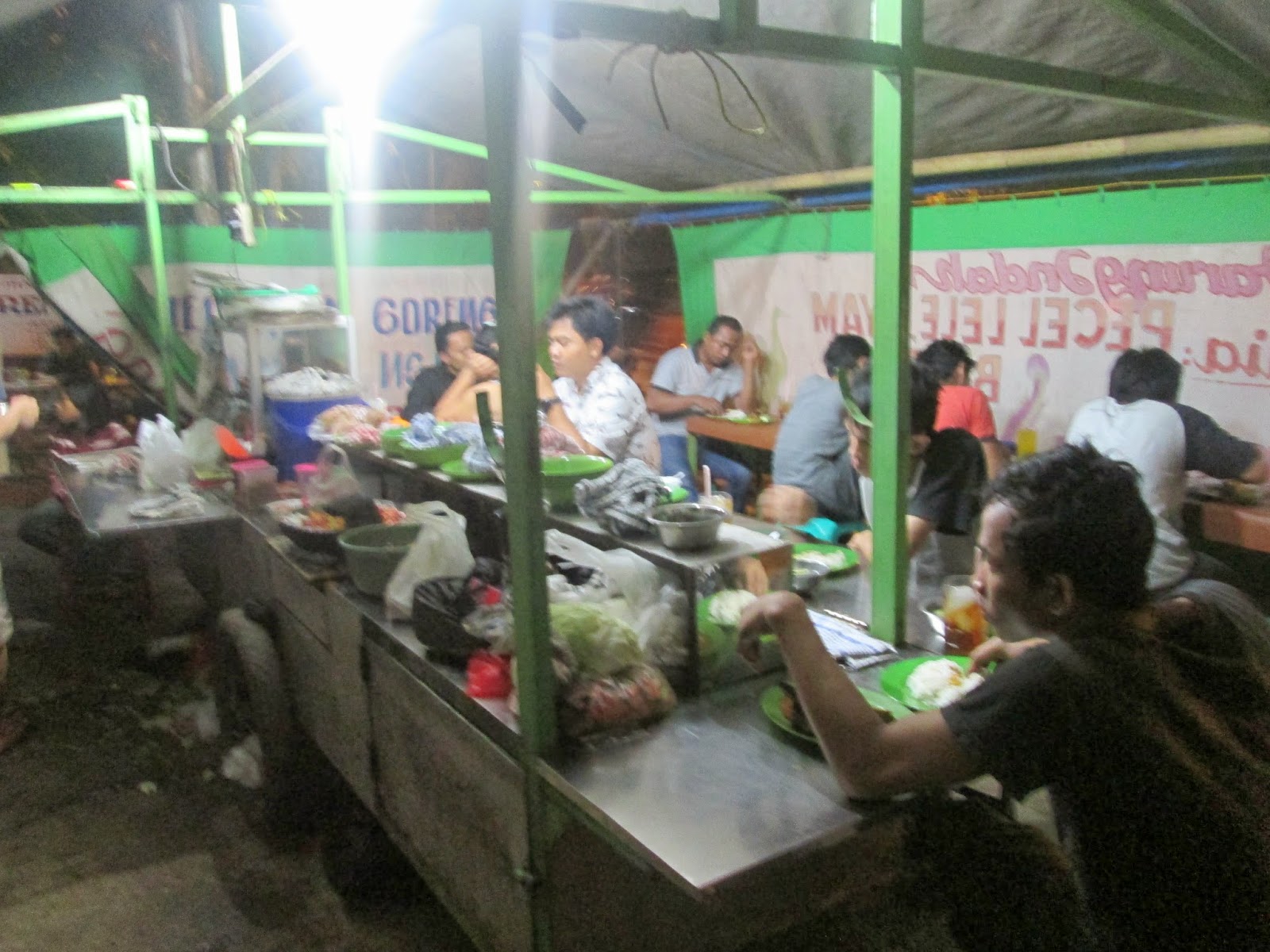 Warung Pecel Lele Indah Pulo Gebang Cakung Jakarta Timur : Warung
