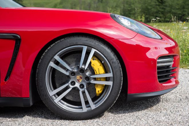 2015 Porsche Panamera GTS 2015 Porsche Panamera GTS