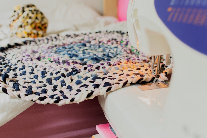 Burntfeather: Circle Rag Rug DIY