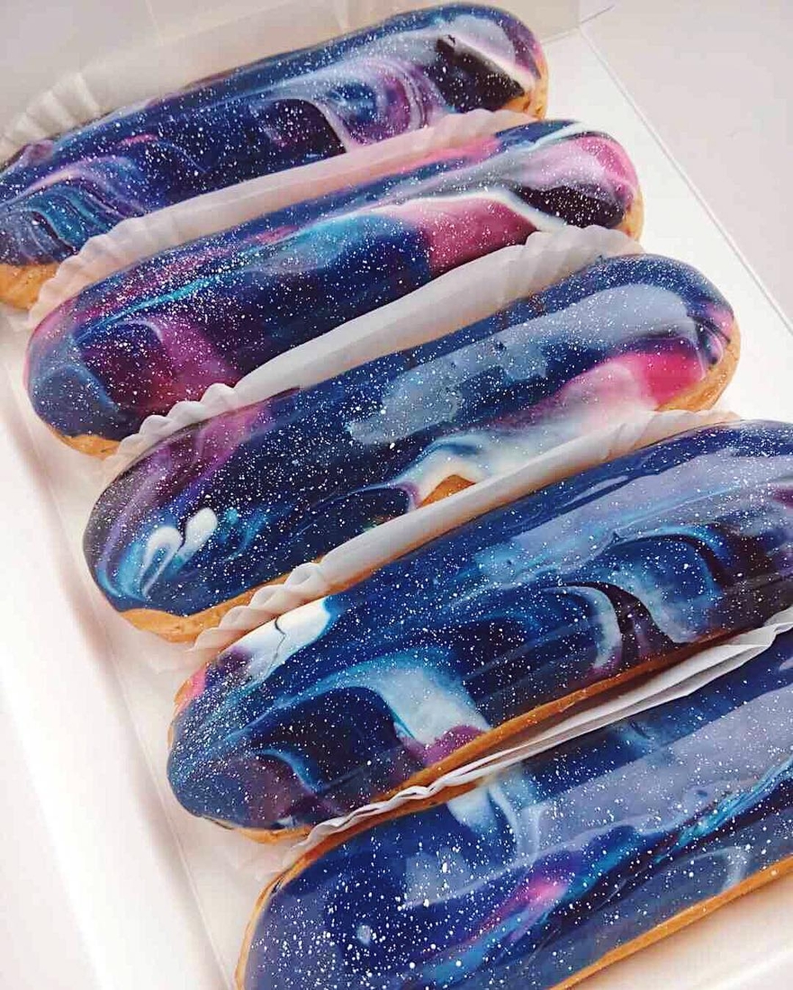 02-Musse-Confectionery-Food-Art-Interstellar-Éclairs-that-map-the-Universe